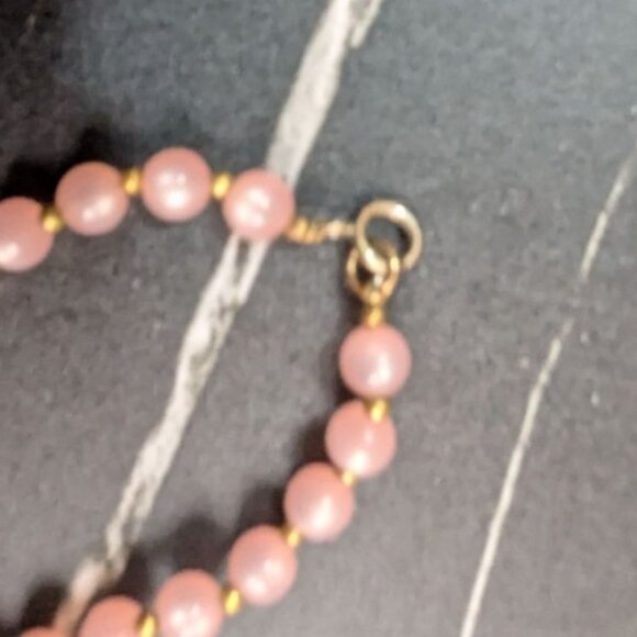 vintage Pink Beaded Necklace Gold Accents  Dangling Pendant 22 Lobster Clasp - Picture 6 of 9